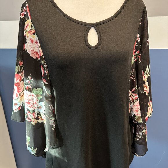 SHEIN CURVE Plus Floral Print Butterfly Sleeve Blouse SIZE 1XL Sheer Floral Arms - Picture 2 of 8